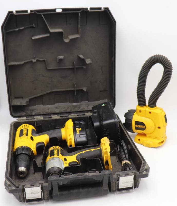 lot 9 image: DeWalt 18v Drill and Impact Drill Kit
