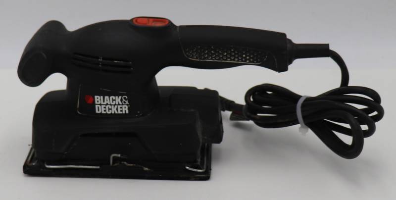 lot 13 image: Black & Decker Sander