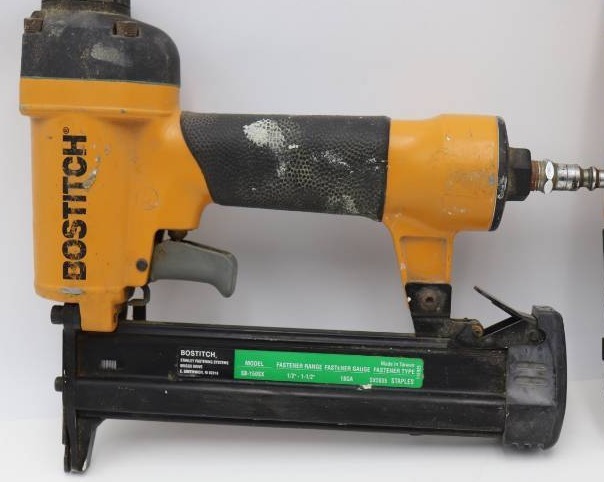 lot 40 image: Bostitch Brad Nailers