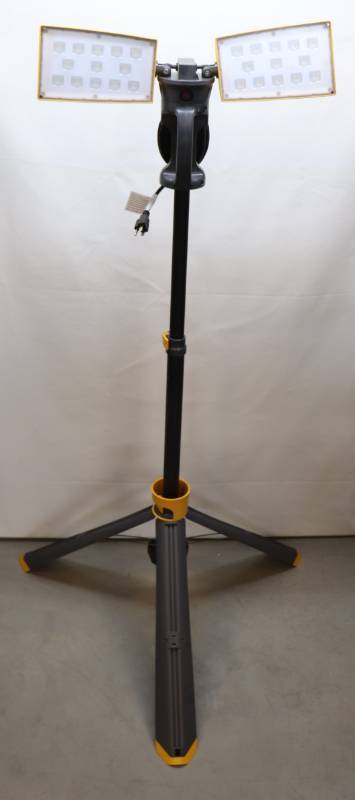lot 19 image: Portable LED Light
