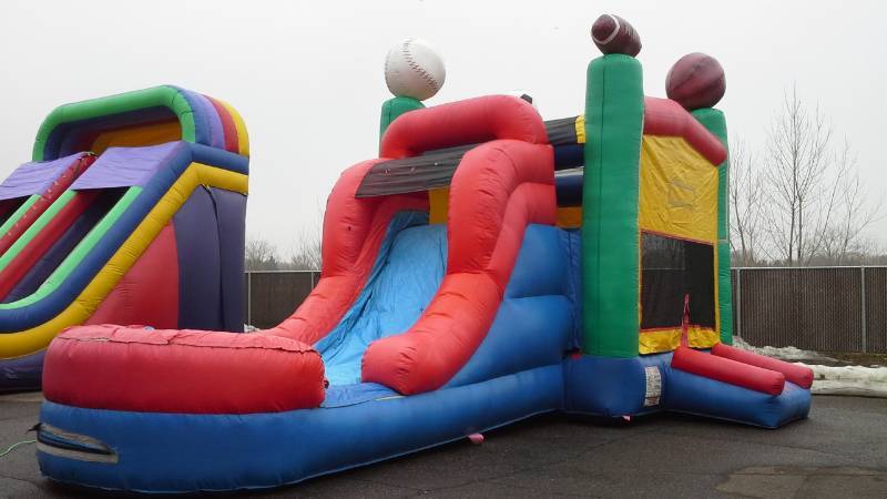lot 12 image: 15 X 28 Water Slide 4 in 1  Sports Combo
