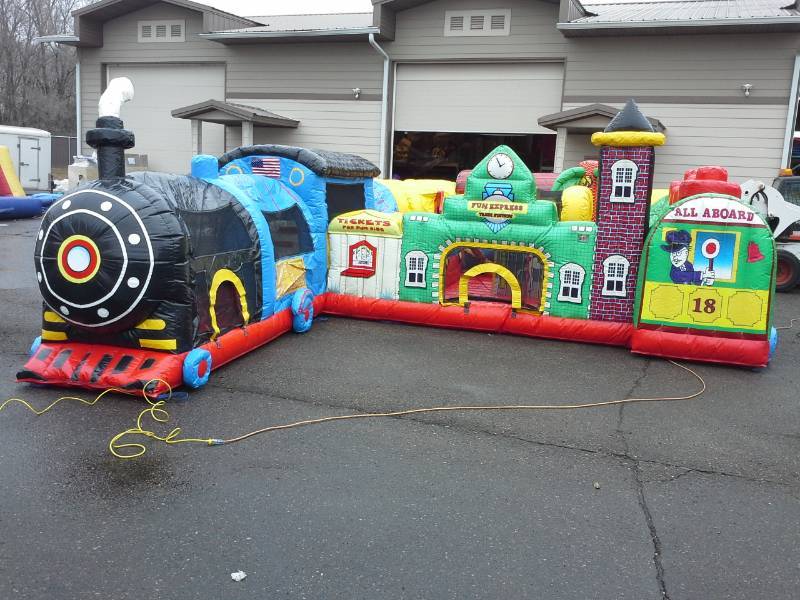 lot 31 image: 20 X 27 Fun Express Train Toddler Playland