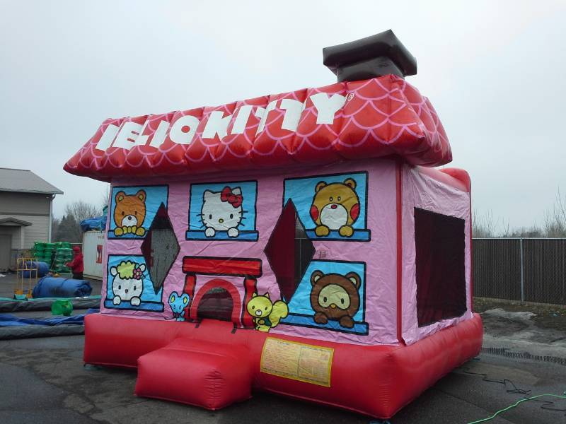 lot 37 image: 15 X 15 Hello Kitty Moonwalk