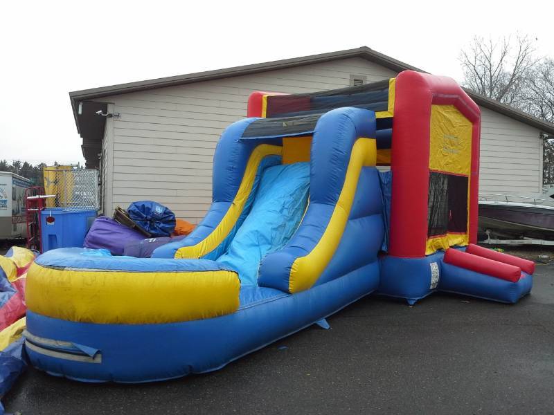 lot 38 image: 15 X 28 Water Slide Combo 4 in 1