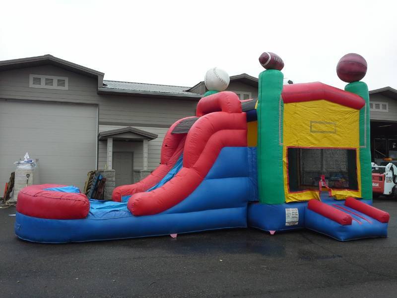 lot 41 image: 15 X 28 Water Slide 4 in 1  Sports Combo
