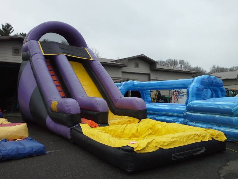 lot 55 image: 16 Ft Front Entry Water Slide with Pool