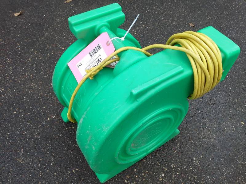 lot 105 image: B-Air Kodiak 1 HP Bounce House Blower, Green