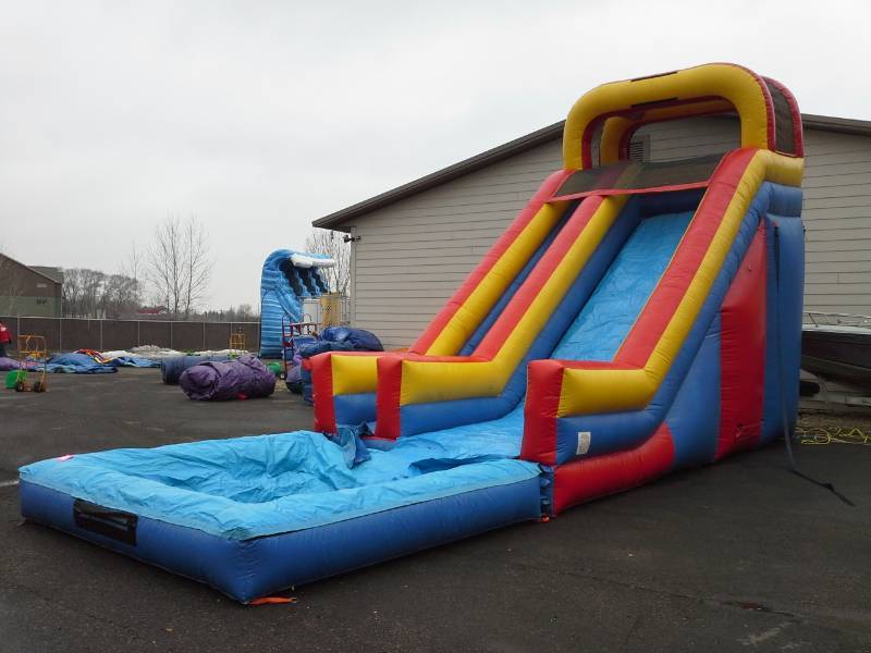lot 57 image: 16 Ft Front Entry Water Slide with Pool