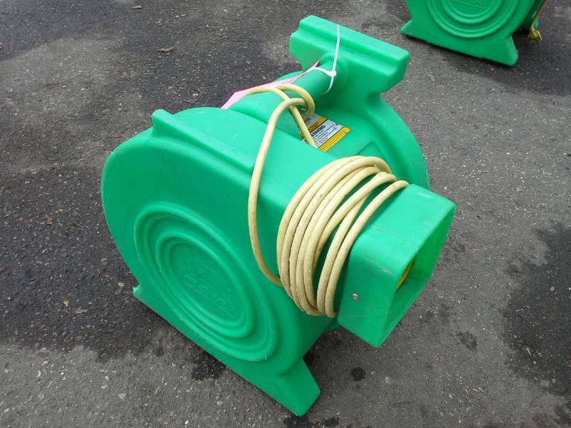 lot 42 image: B-Air Kodiak 1 HP Bounce House Blower, Green