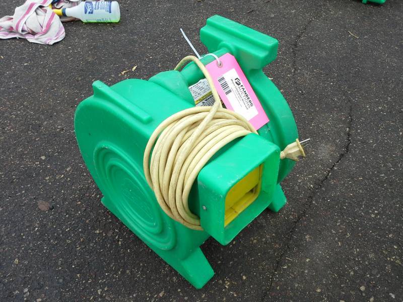 lot 46 image: B-Air Kodiak 1 HP Bounce House Blower, Green