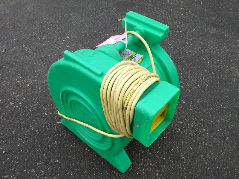 lot 48 image: B-Air Kodiak 1 HP Bounce House Blower, Green
