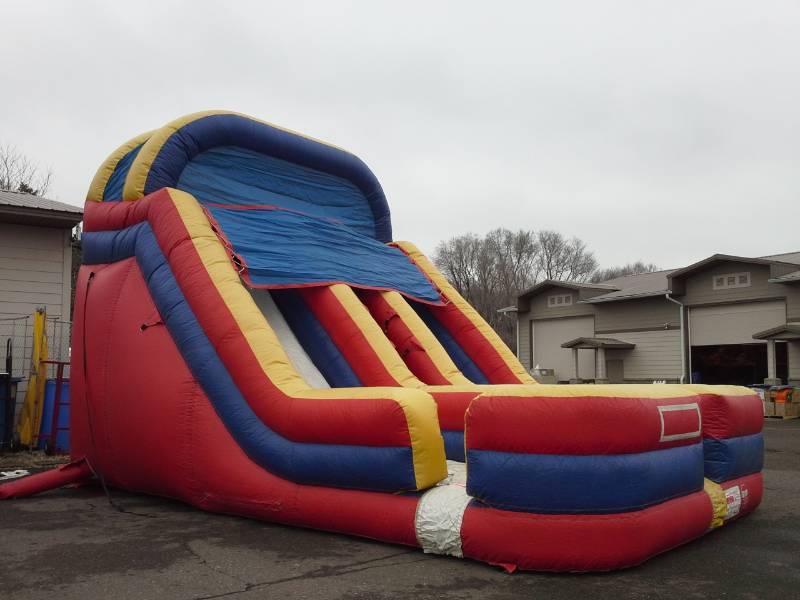 lot 59 image: 18ft Double Bay Giant Slide