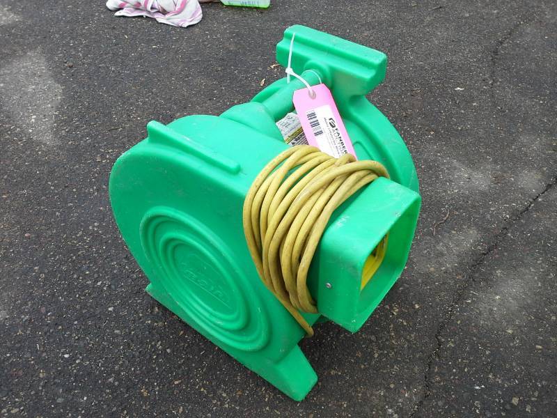 lot 83 image: B-Air Kodiak 1 HP Bounce House Blower, Green