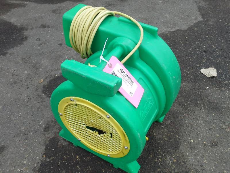 lot 85 image: B-Air Kodiak 1 HP Bounce House Blower, Green