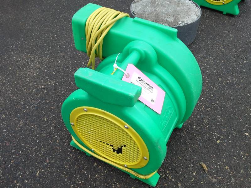 lot 87 image: B-Air Kodiak 1.5 HP Bounce House Blower, Green