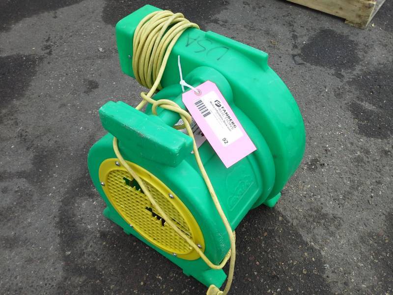 lot 92 image: B-Air Kodiak 1 HP Bounce House Blower, Green