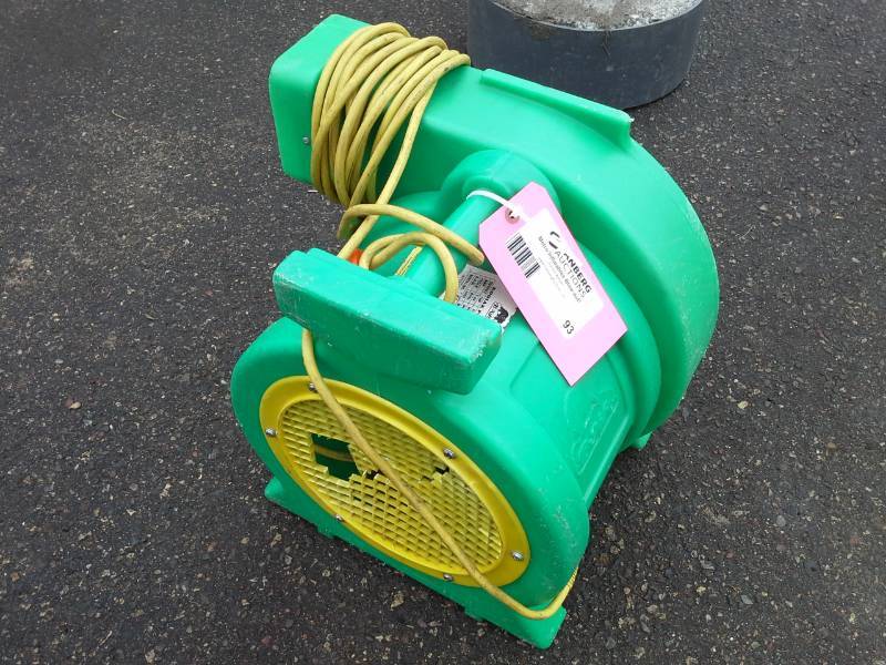 lot 93 image: B-Air Kodiak 1 HP Bounce House Blower, Green