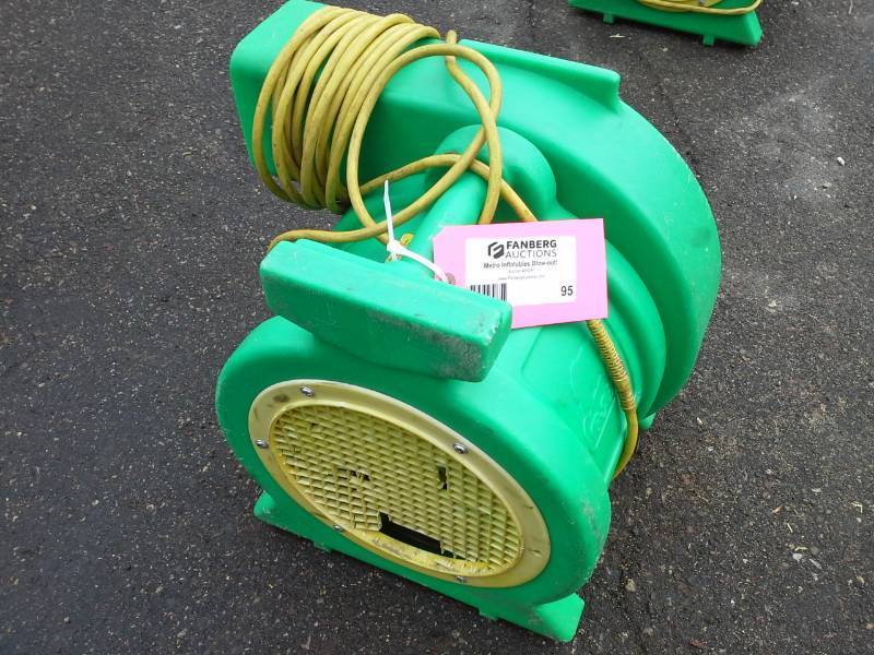 lot 95 image: B-Air Kodiak 1.5 HP Bounce House Blower, Green
