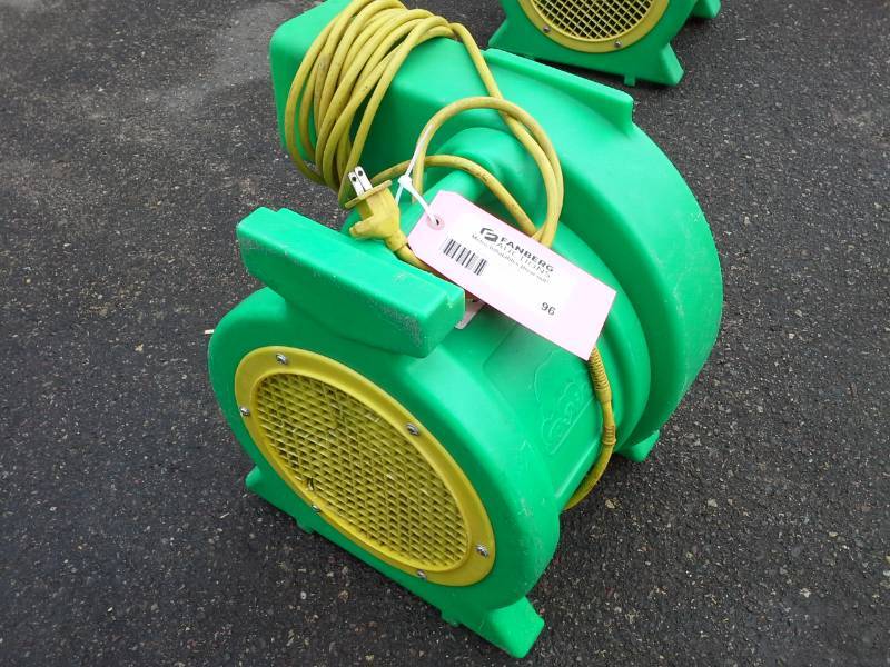 lot 96 image: B-Air Kodiak 1.5 HP Bounce House Blower, Green
