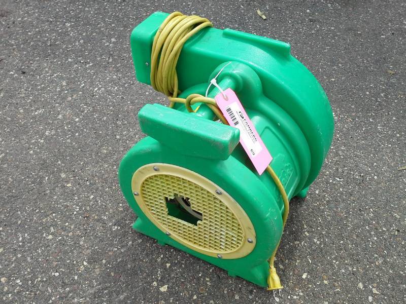 lot 69 image: B-Air Kodiak 1 HP Bounce House Blower, Green