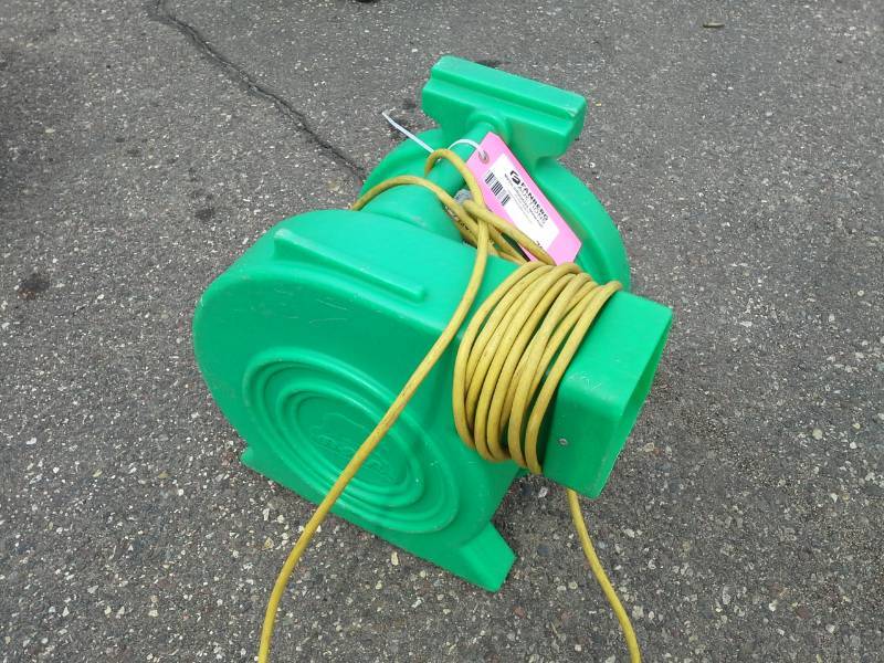 lot 73 image: B-Air Kodiak 1 HP Bounce House Blower, Green