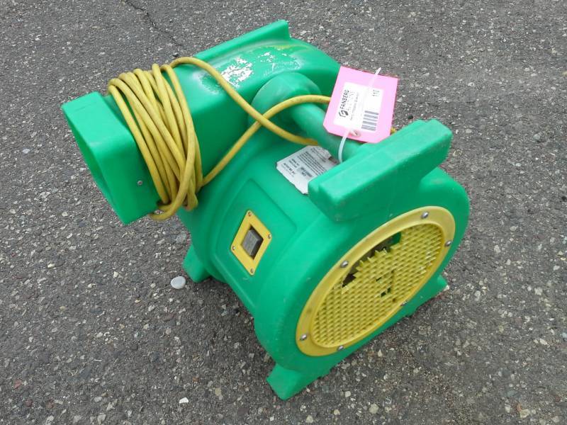 lot 110 image: B-Air Kodiak 1 HP Bounce House Blower, Green