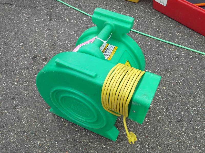 lot 112 image: B-Air Kodiak 1 HP Bounce House Blower, Green