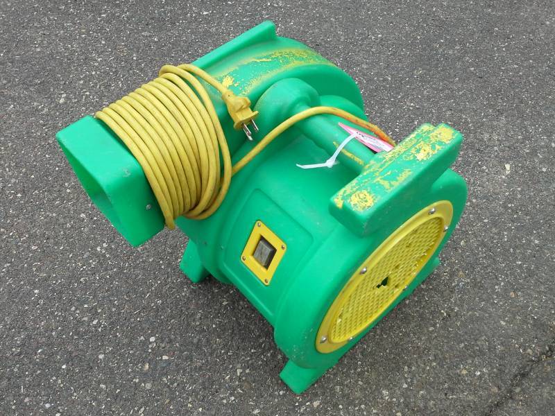 lot 113 image: B-Air Kodiak 1 HP Bounce House Blower, Green