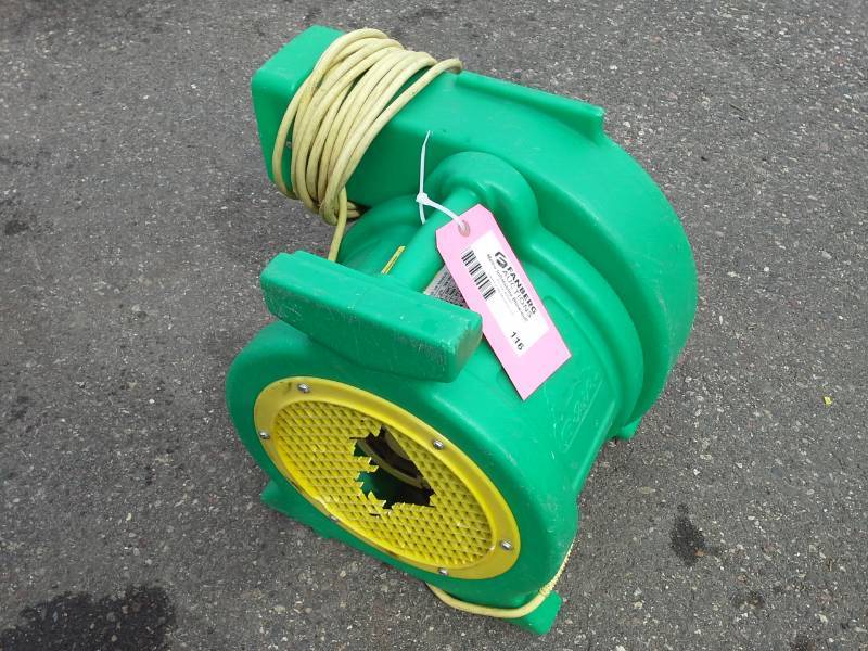 lot 116 image: B-Air Kodiak 1 HP Bounce House Blower, Green