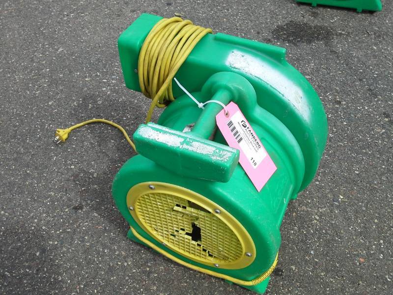 lot 118 image: B-Air Kodiak 1 HP Bounce House Blower, Green