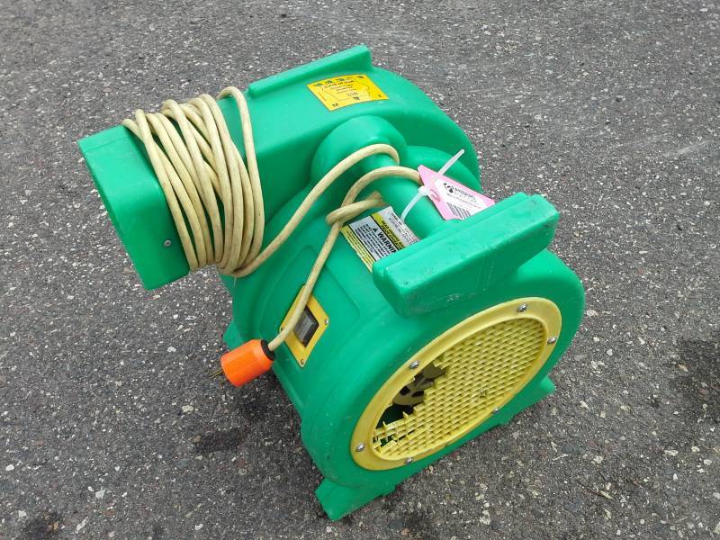 lot 117 image: B-Air Kodiak 1 HP Bounce House Blower, Green