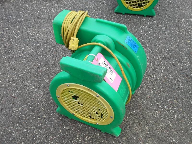 lot 119 image: B-Air Kodiak 1 HP Bounce House Blower, Green