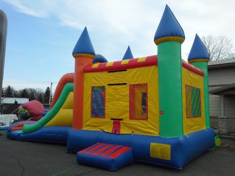 lot 66 image: 15 X 28 Multicolor 3 in 1 Bouncer with Slide Combo