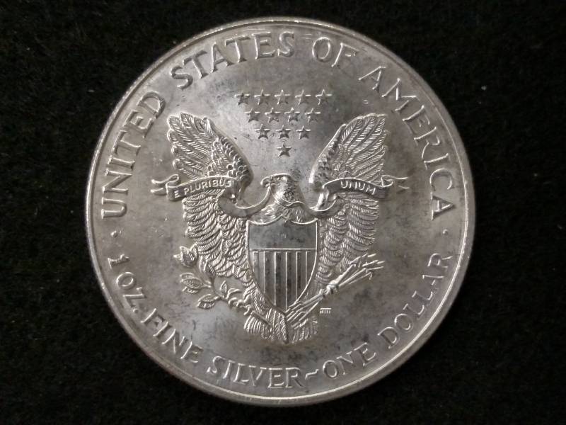 lot 119 image: 2000 Silver Eagle .999 One Ounce ...