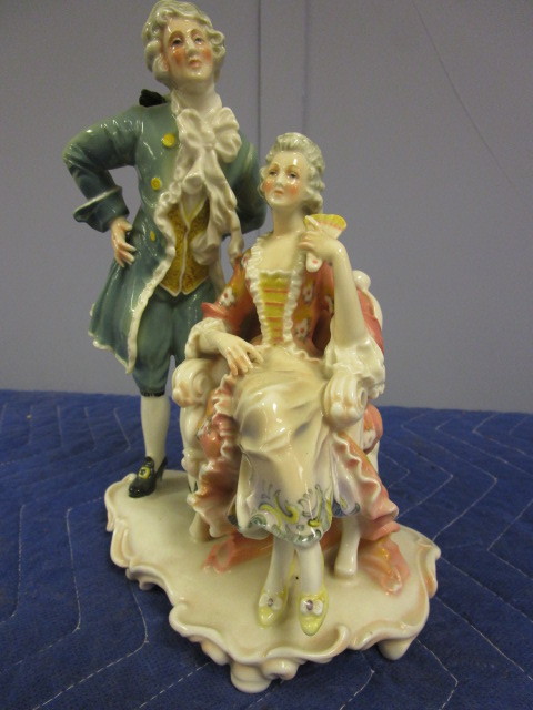 ENS. PORZELLAN VOLKSTADT FIGURINE