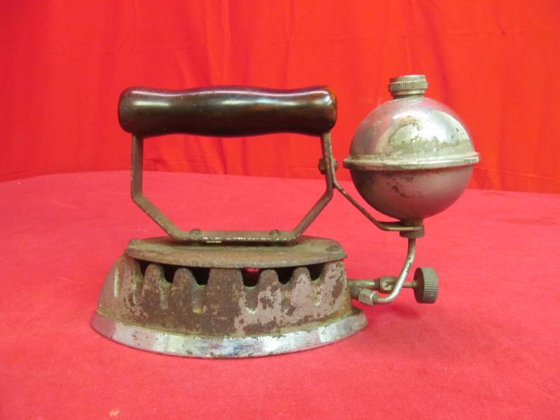 vintage Montgomery Wards Gas Iron