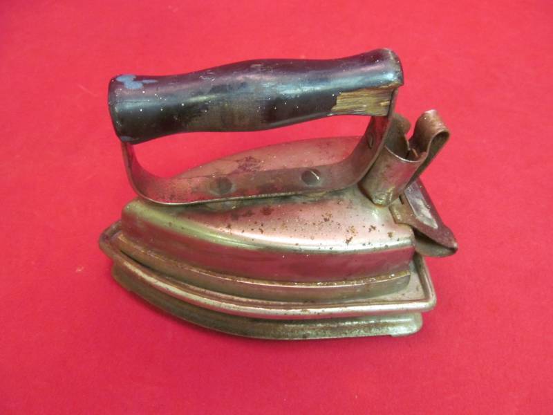 vintage Hotpoint iron