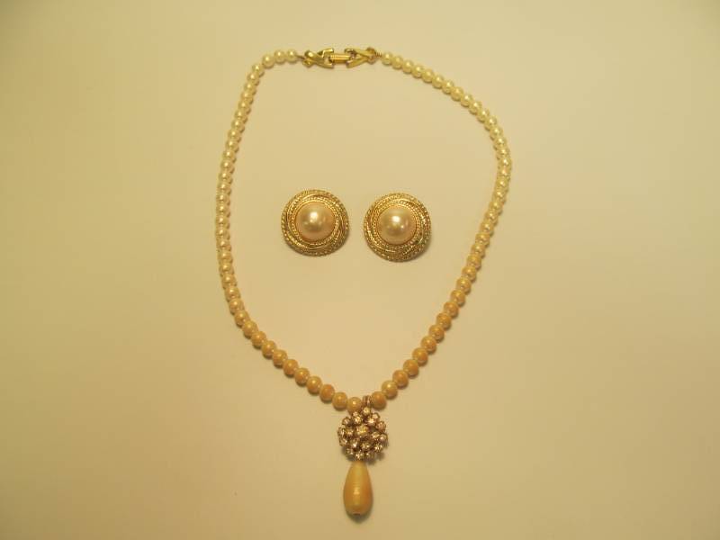 vintage jewelry