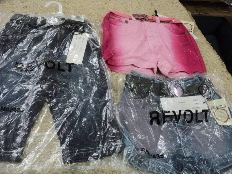 lot 121 image: 2 pair Shorts and 1 pair Jeans siz...