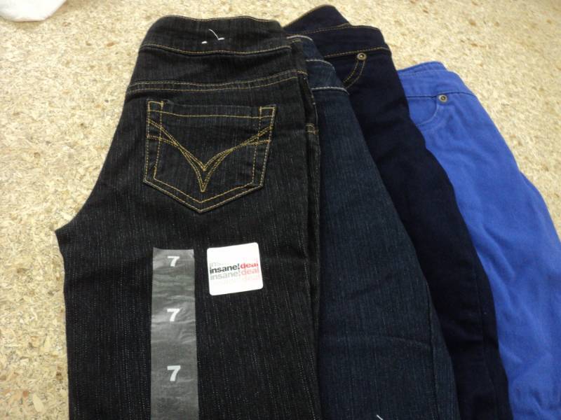 lot 124 image: 4 pairs Jeans size 7 Girls...