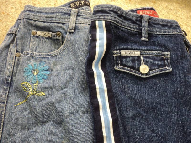 lot 144 image: 2 Pair Jeans size 56 Juniors...