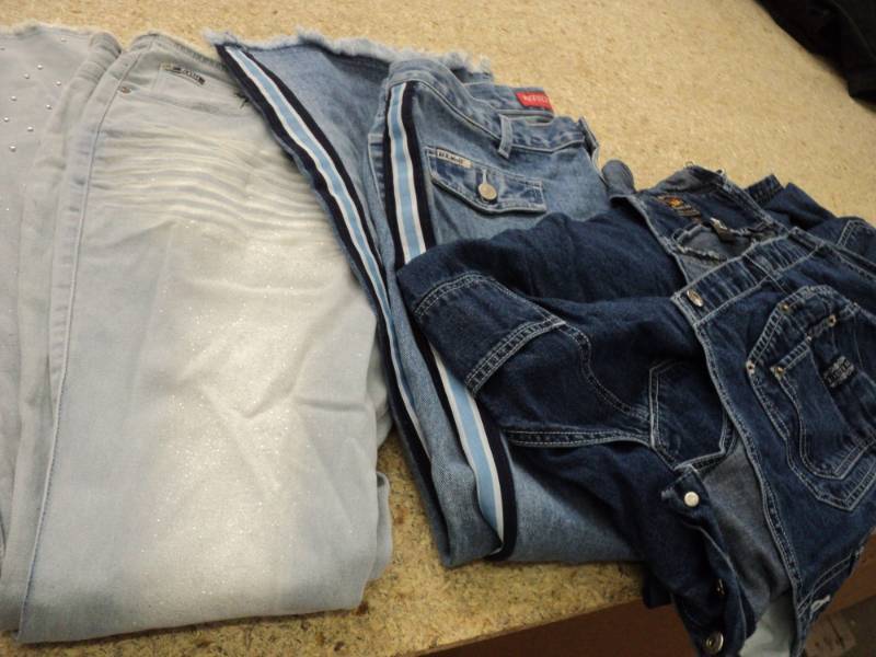 lot 153 image: 2 Pairs Jeans, 1 pair Overalls siz...