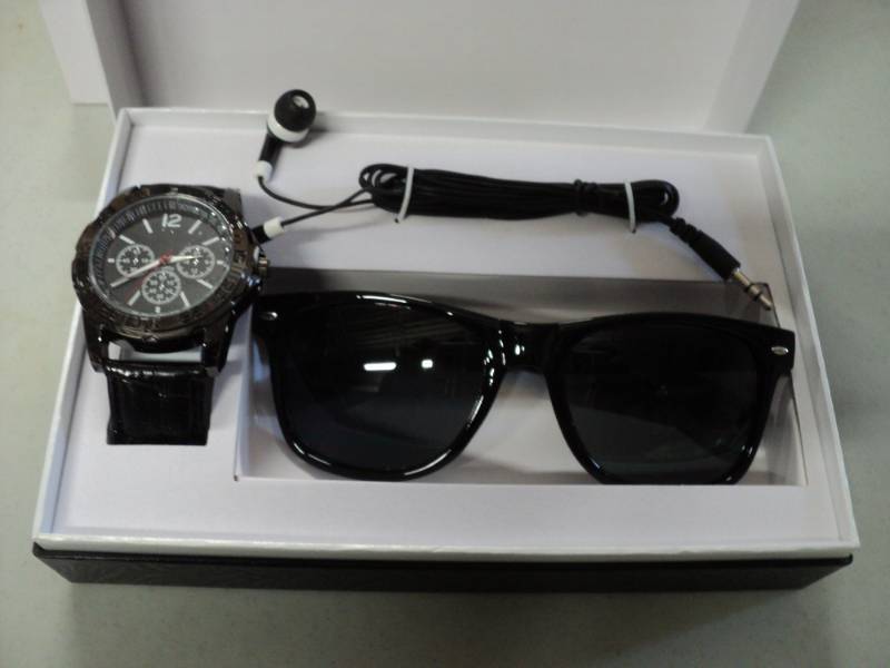 lot 8 image: Gift Set...