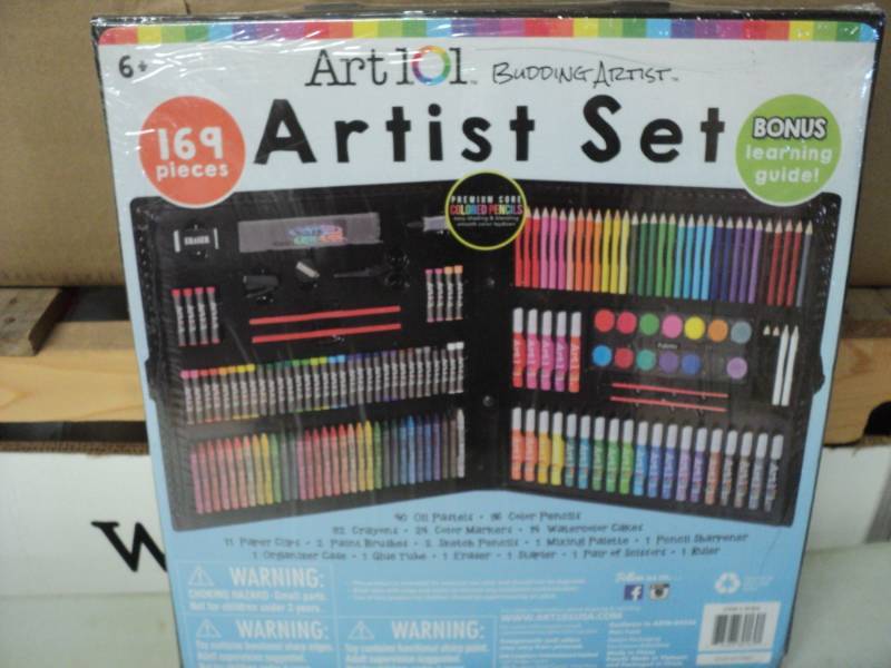 lot 9 image: Artist Set...