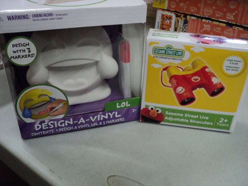 lot 28 image: Design-a-vinyl and Sesame Street Bi...