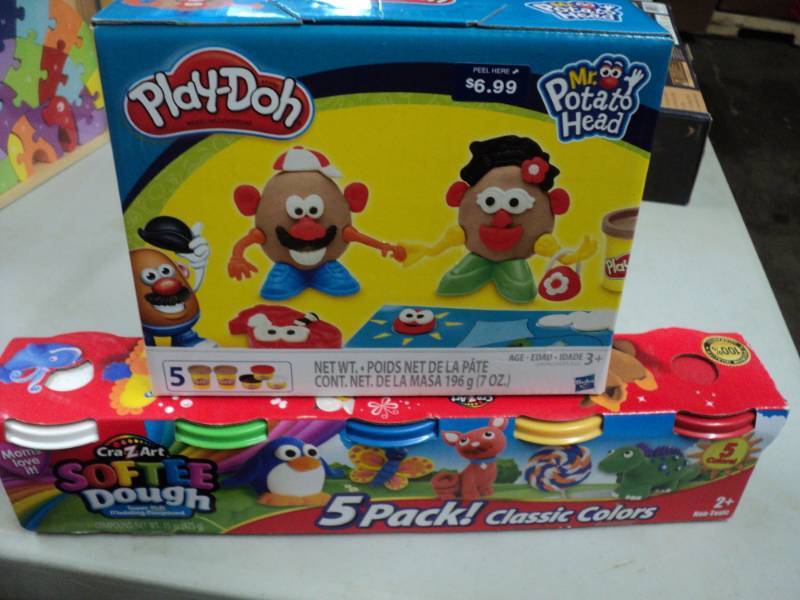 lot 32 image: PlayDoh Softee Dough...