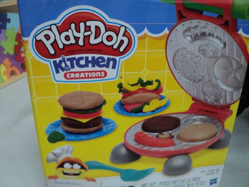 lot 33 image: PlayDoh Kitchen Creations...