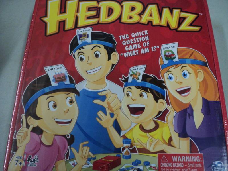 lot 44 image: Hedbanz...