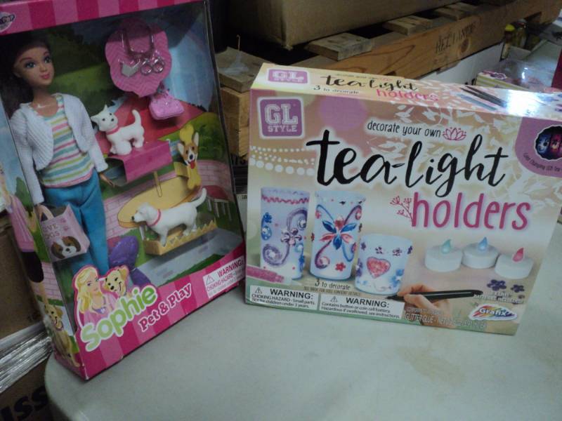 lot 51 image: Sophie Pet and Play and Tea-Light H...