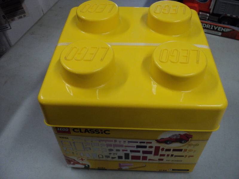 lot 58 image: LEGO Classic ...